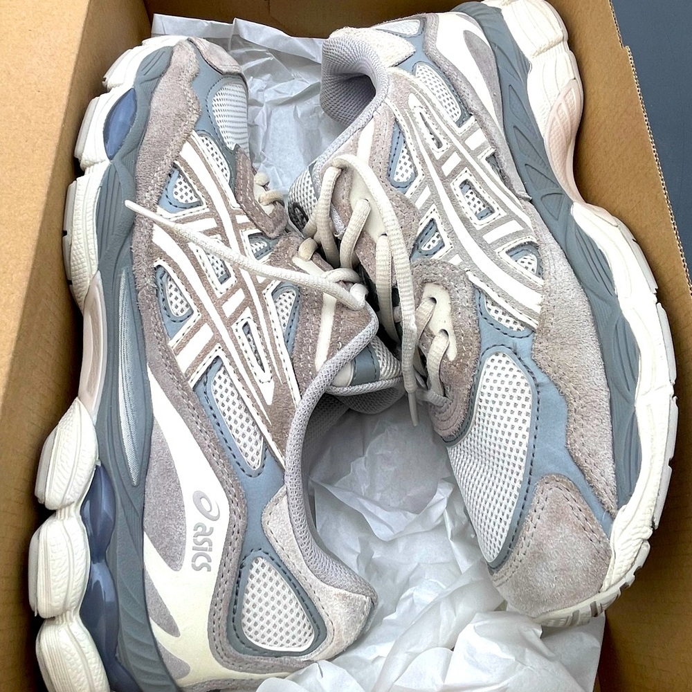 ASICS Gel-NYC - lightly used - Size 8.5 
Cream/Oyster Grey - W/Box